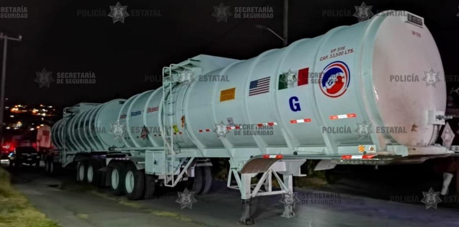 Reacción inmediata de policías estatales permite recuperar dos camiones cisterna que habían robado, en #Jiquipilco