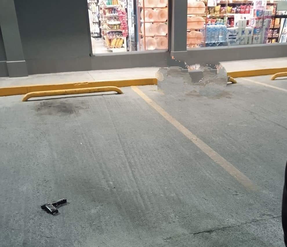 Con pistolas de juguete intentaron asaltar Oxxo en Toluca; uno de ellos terminó muerto