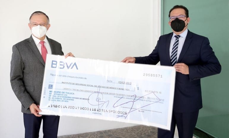 #Toluca paga adeudos del sector central al ISSEMyM