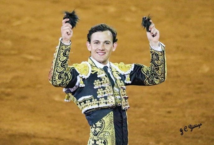 TABACO Y ORO… Brillantes festejos de aniversario en #LaPlazaMéxico