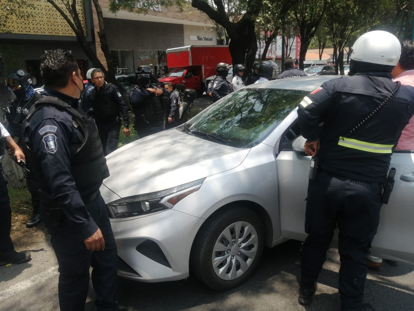Balean a sujeto que intentó asaltar a cuentahabiente tras retirar 550 mil pesos