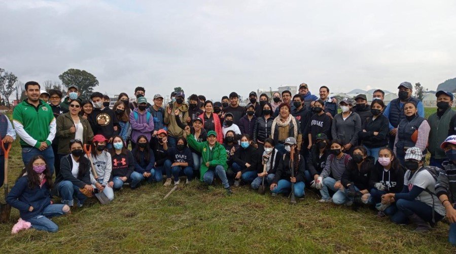 Siembran mil árboles en plantel “Isidro Fabela Alfaro” de la Escuela Preparatoria de la UAEMéx