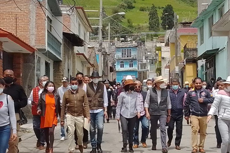 Inician trabajos de reencarpetado y bacheo en Tlacotepec, #Toluca