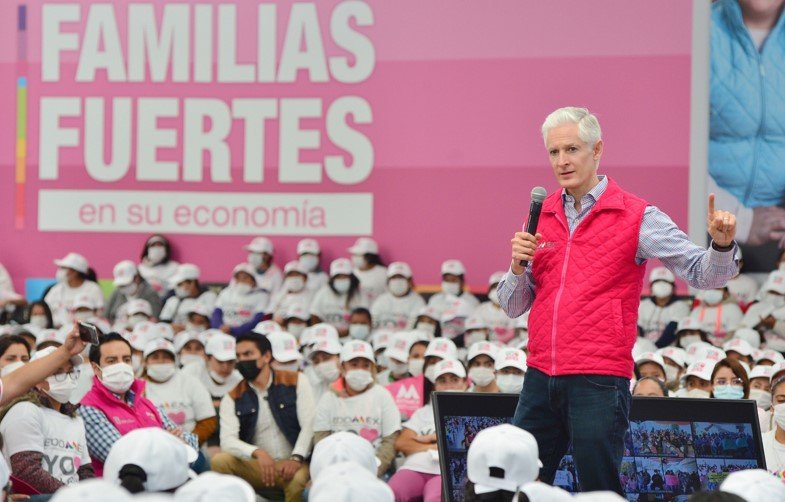 Gobernador Del Mazo entrega Tarjetas del Salario Rosa a mujeres de 33 municipios del #Edoméx