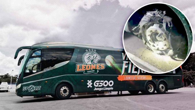 Balean autobús del equipo Leones de Yucatán en la México-Puebla