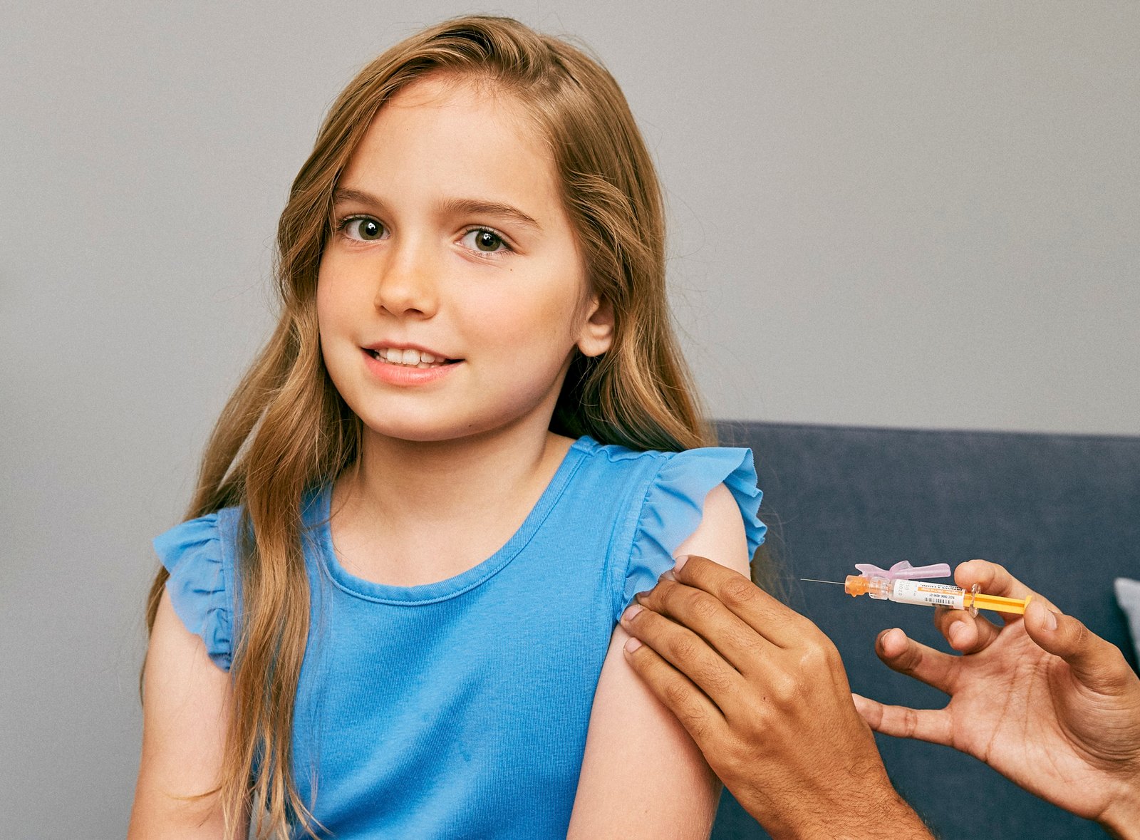 Dinamarca prohíbe la vacuna anti-covid en menores de 18 años