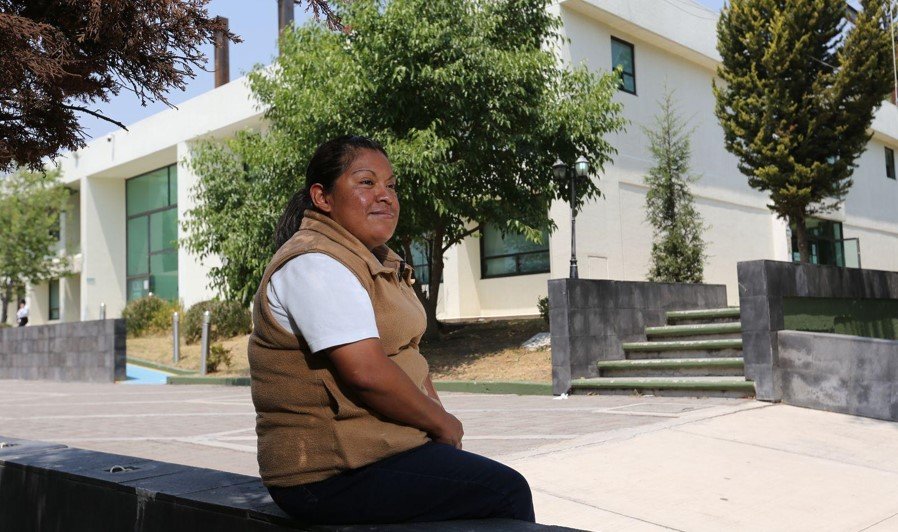 Elizabeth Sandoval, Potro Hermana con orgullo