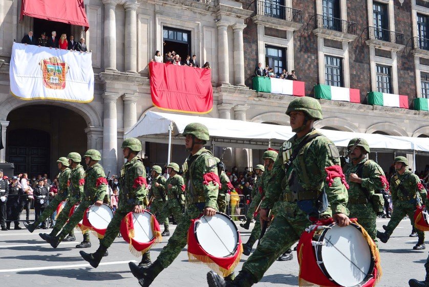 Encabeza Gobernador Del Mazo parada cívico militar del #Edoméx