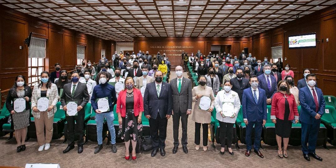 #UAEMéx incrementa en 31.94 por ciento el número de becas para sus estudiantes