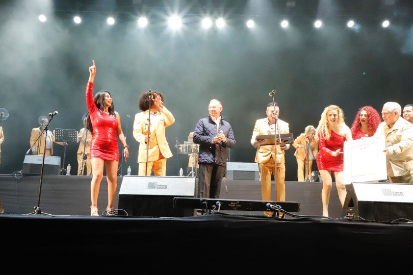 Terminan conciertos estelares del Festival del Alfeñique