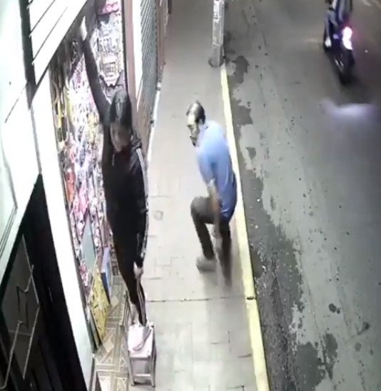 Sujeto intenta asaltar en #Tenancingo, pero se le cae la bolsa. Video