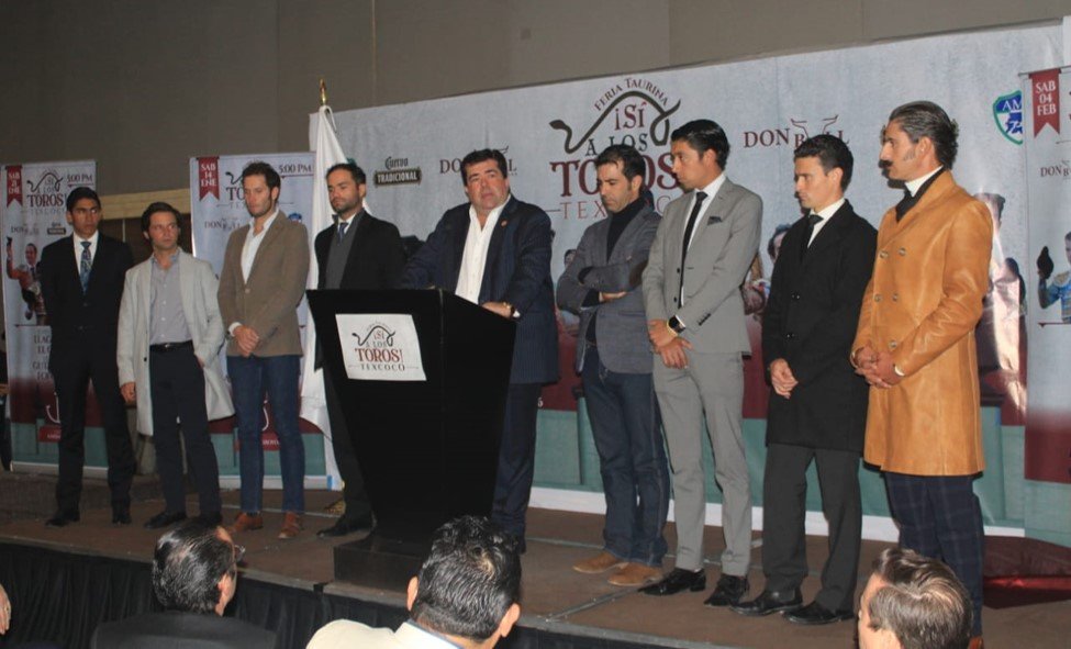 Senador Pedro Haces anuncia medidas para impulsar la fiesta brava en la metrópoli más grande del país