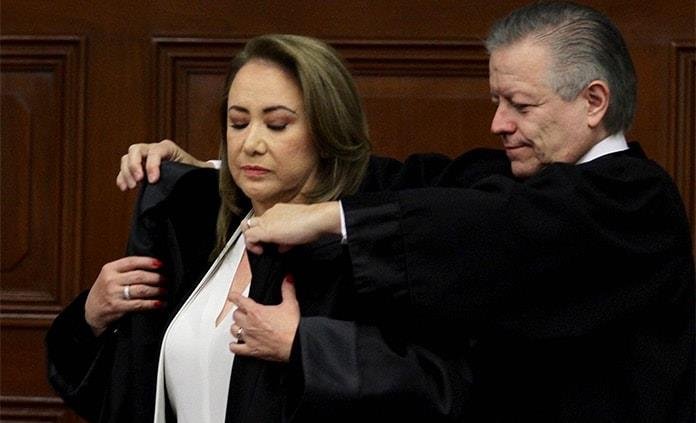 UNAM investigará tesis de ministra Yasmín Esquivel; ella insiste en su «inocencia»