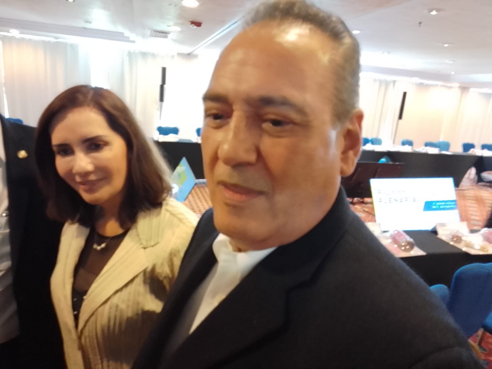 Consolidar los gobiernos de coalición pide Manlio Fabio a Senadores y diputados del PRD