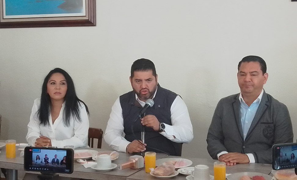 Neri y Tapia también buscan nominación del PRD en #Edoméx