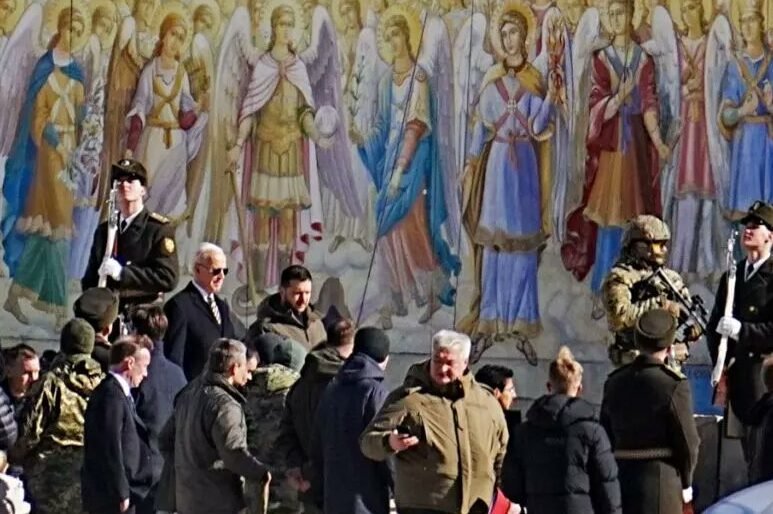 Biden visita Kiev; suenan alarmas aéreas
