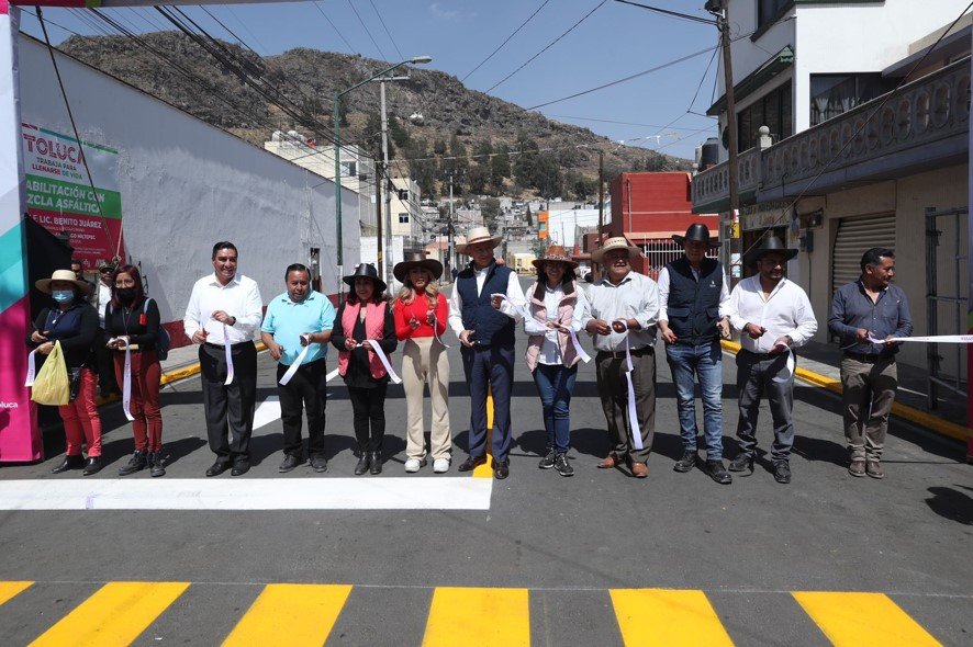Por cada calle entregada en el centro, hemos hecho 15 en las delegaciones de #Toluca: Raymundo Martínez