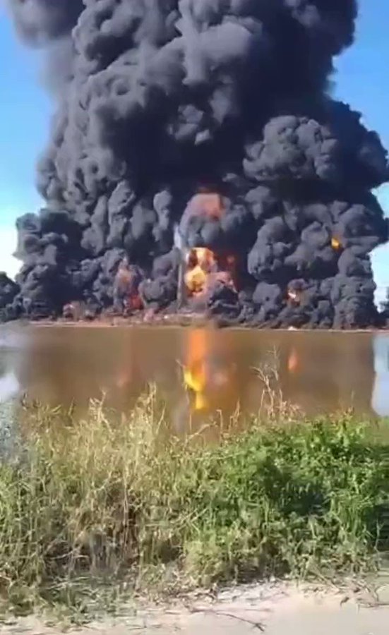 ÚLTIMA HORA: Fuertes explosiones en instalaciones de Pémex. Video