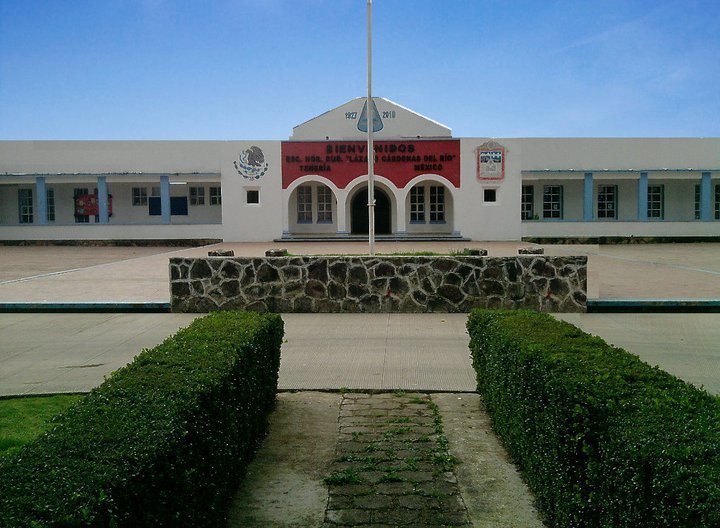 Proponen en la LXI Legislatura, declarar el 4 de mayo como el Día del Normalista