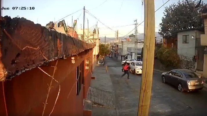 Buscan a taxista que atropelló a dos niños y se fugó en Jiutepec. Video