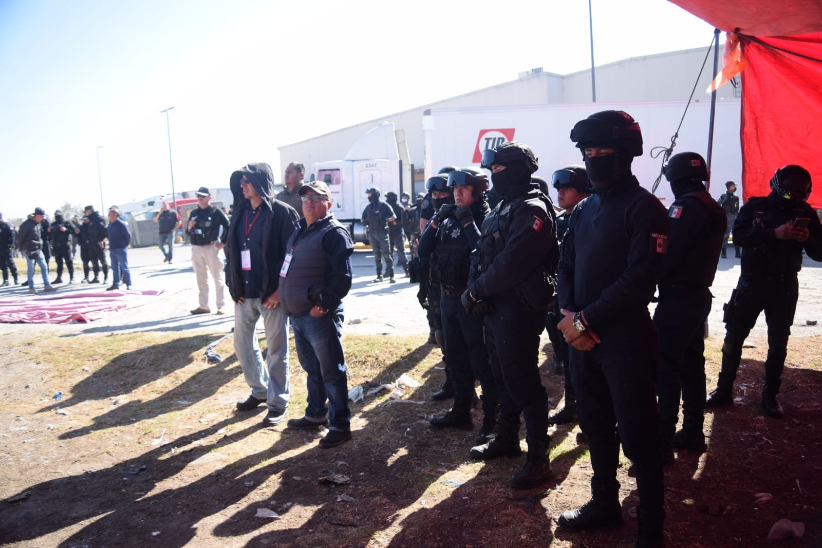 Más de 140 agentes participaron en desalojo de ambulantes en Tepaltitlán, #Toluca