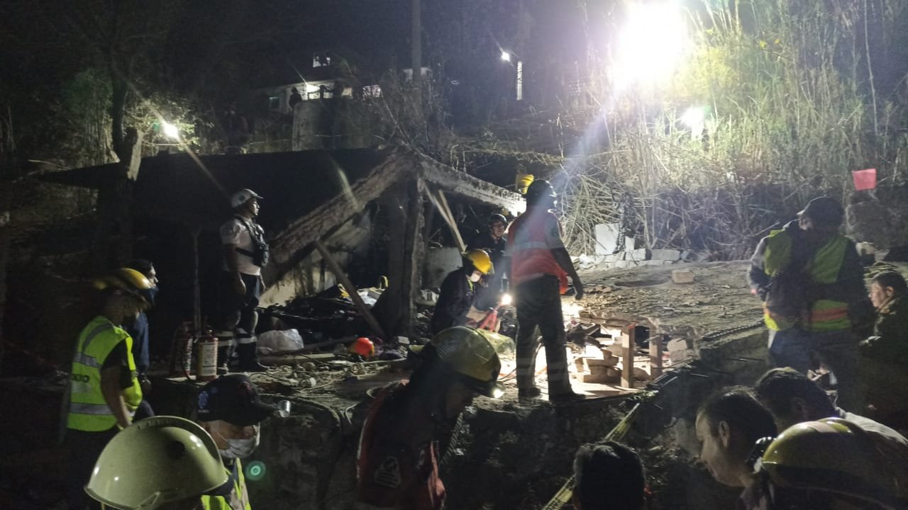 Fuerte explosión en Totolapan deja 7 muertos y varias familias damnificadas; PC advierte que saldo fatal podría subir