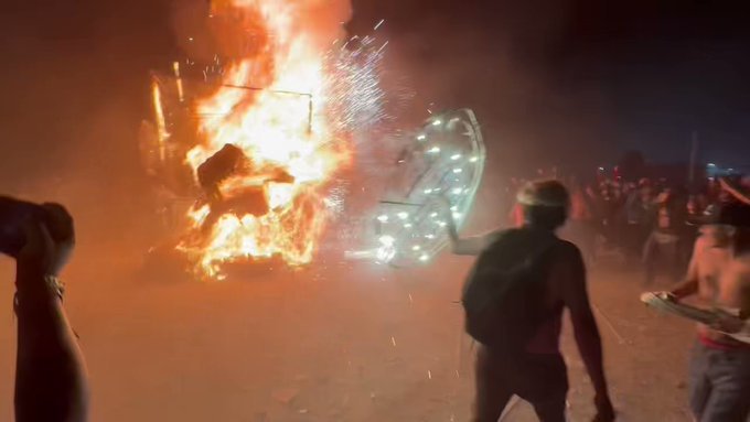 Así se vivió la ‘Pamplonada pirotécnica’ de #Tultepec 2023. Video