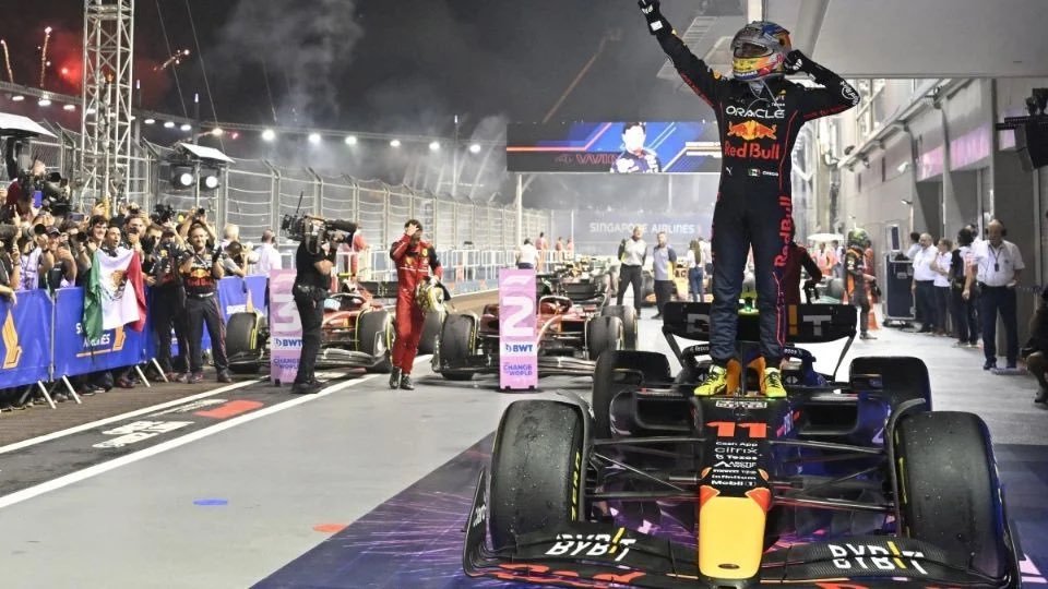 Histórico: ‘Checo’ Pérez gana la pole en el #GPArabiaSaudita