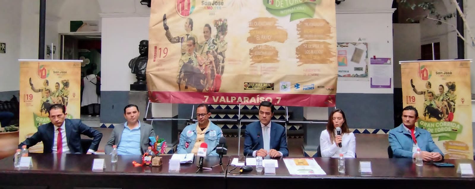 Presentan cartel de corrida de toros del 19 de marzo en Almoloya de Juárez
