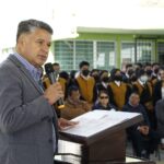 Alfredo Quiroz entrega apoyos a estudiantes mexiquenses