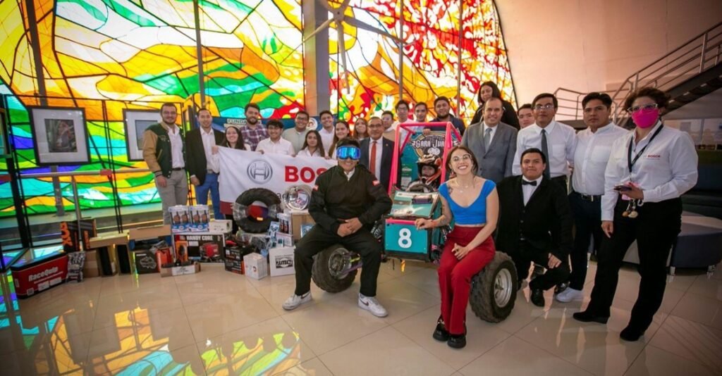 Fundación Robert Bosch Planta Toluca elogia a egresados de la Facultad