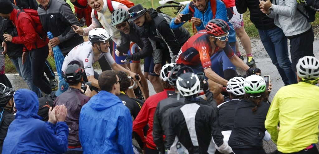 Joven Almeida triunfa y veterano Thomas brilla, en espectacular arribo del Giro de Italia a los Alpes