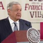 Anuncia López Obrador aumento salarial del 8.2% a maestros en su día