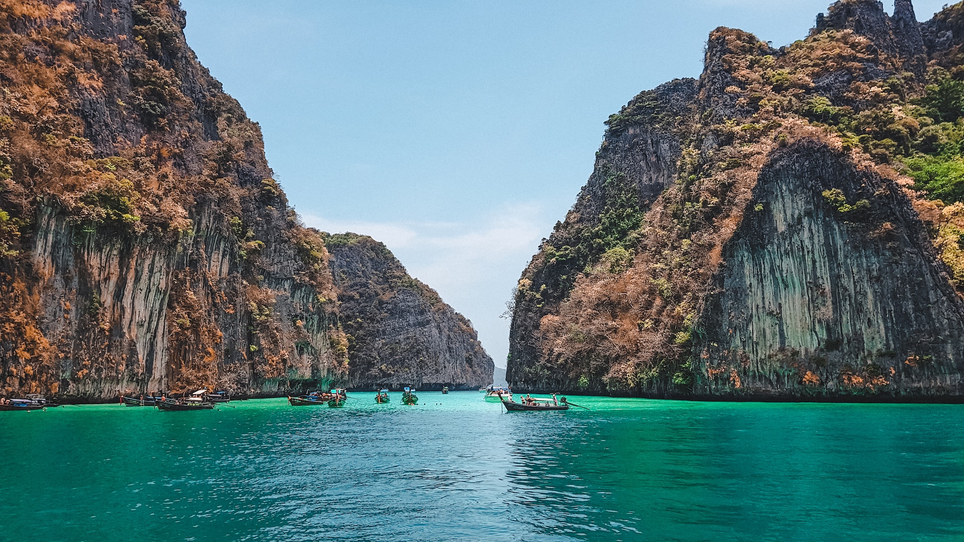 En destinos de aventura como esta isla de Tailandia, es de gran utilidad un seguro de viaje como los de American Express