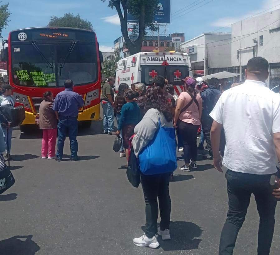 Abuelita muere atropellada por autobús frente a Terminal de #Toluca