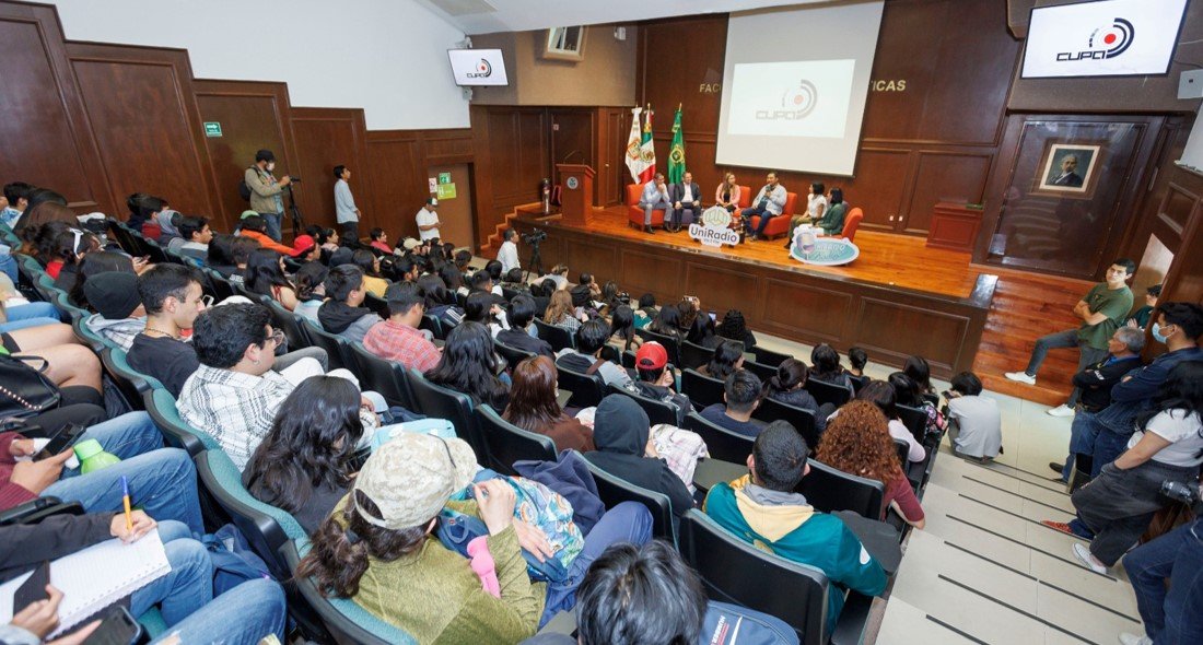 Festival Universitario “Viva la Radio” en la FCPyS de la #UAEMéx