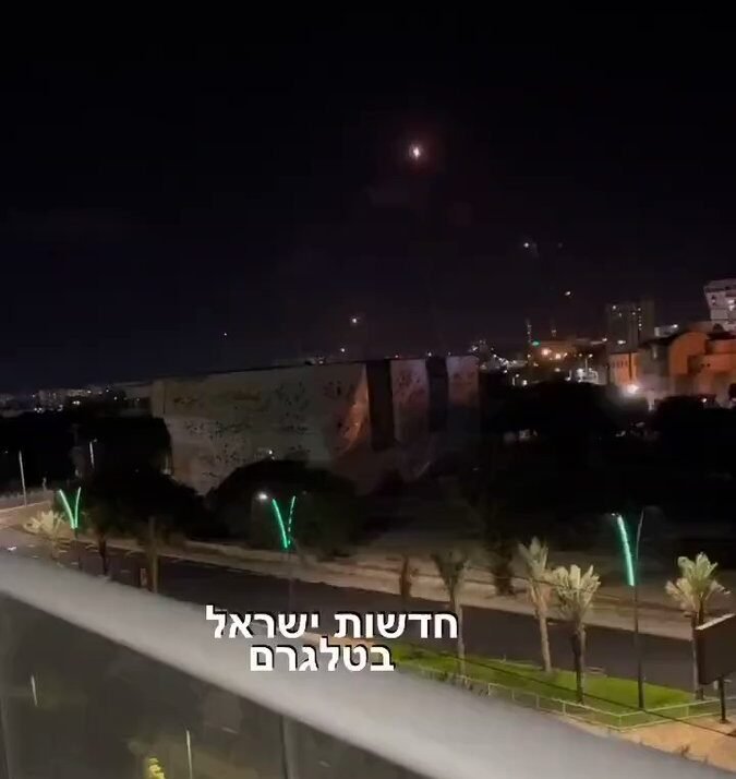 A Israel le llueven verdades, cohetes y hasta amenazas nucleares; riesgo de escalada de Medio Oriente