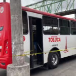 Dos civiles baleados tras asalto a autobús sobre Paseo Tollocan