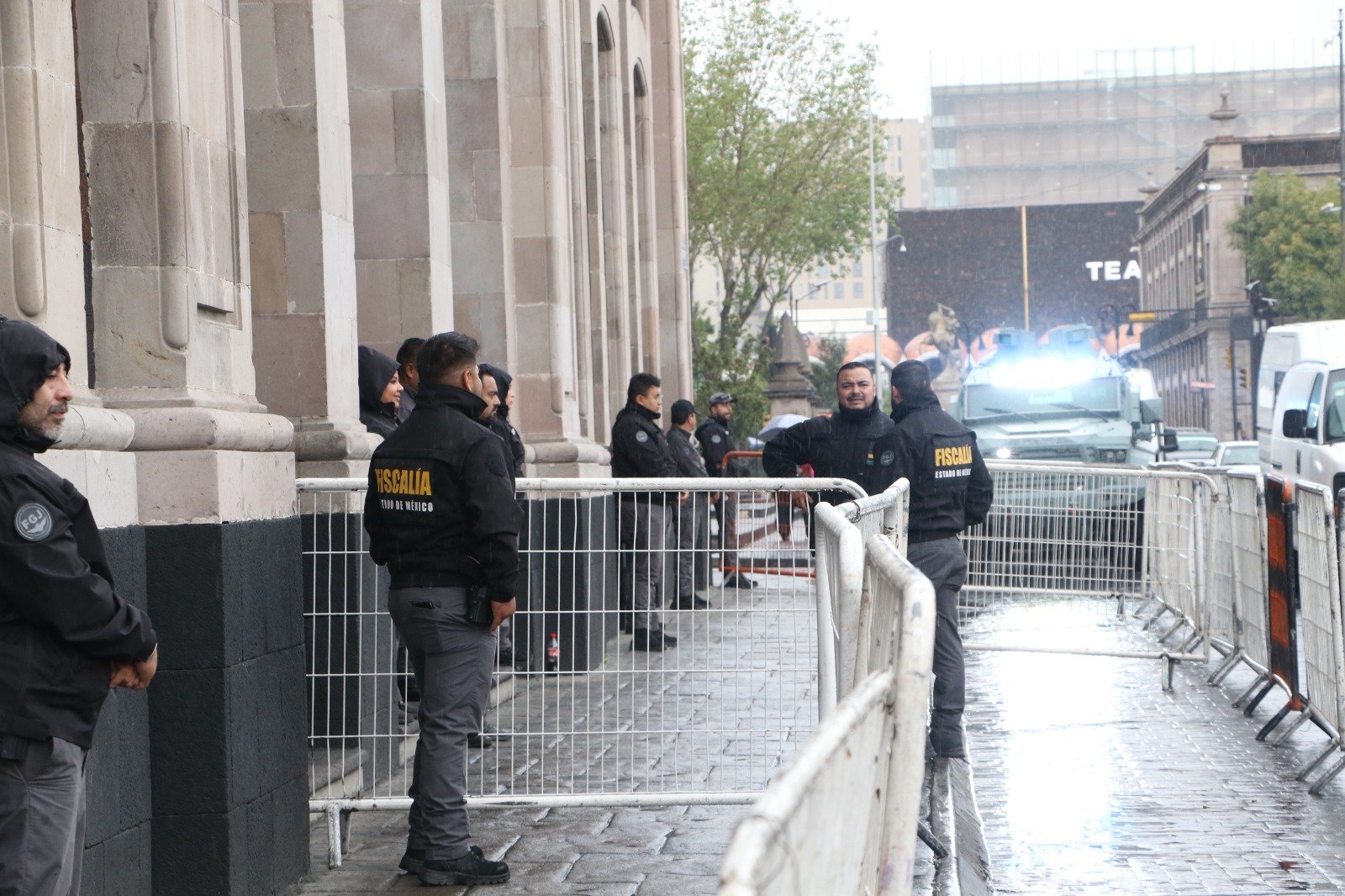 Ejecutan orden de cateo en el Palacio Municipal de #Toluca