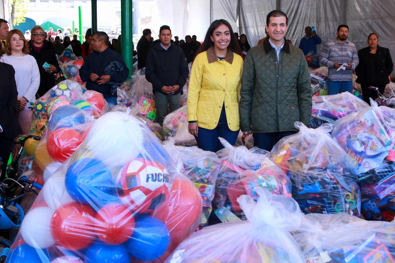 Juan Maccise encabeza celebraciones de Día de Reyes Magos en delegaciones de #Toluca