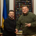 Zelenski despide al comandante del ejército de Ucrania; plantea renovación urgente