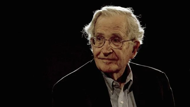 Desmienten muerte de Noam Chomsky