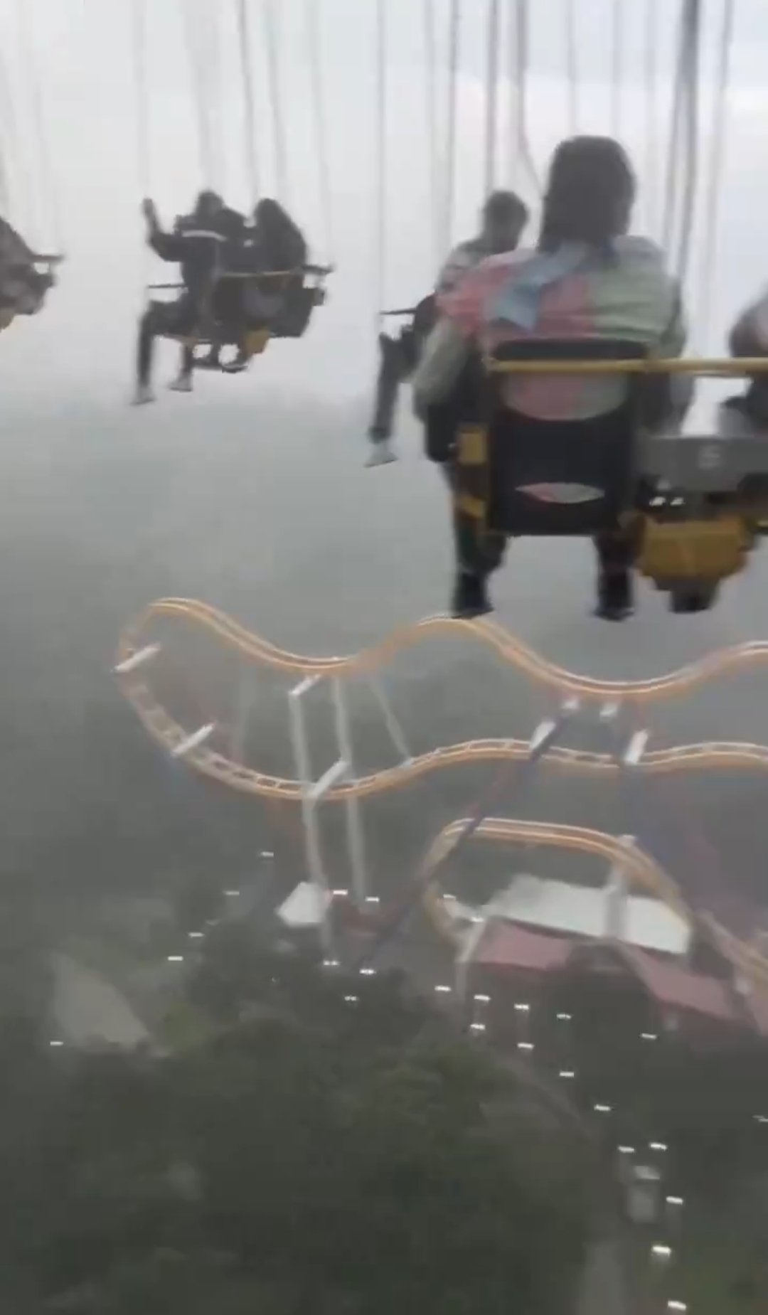 VIDEO: Escalofriante parada súbita con tormenta en Sky Screamer de Six Flags México; esto dijo la empresa