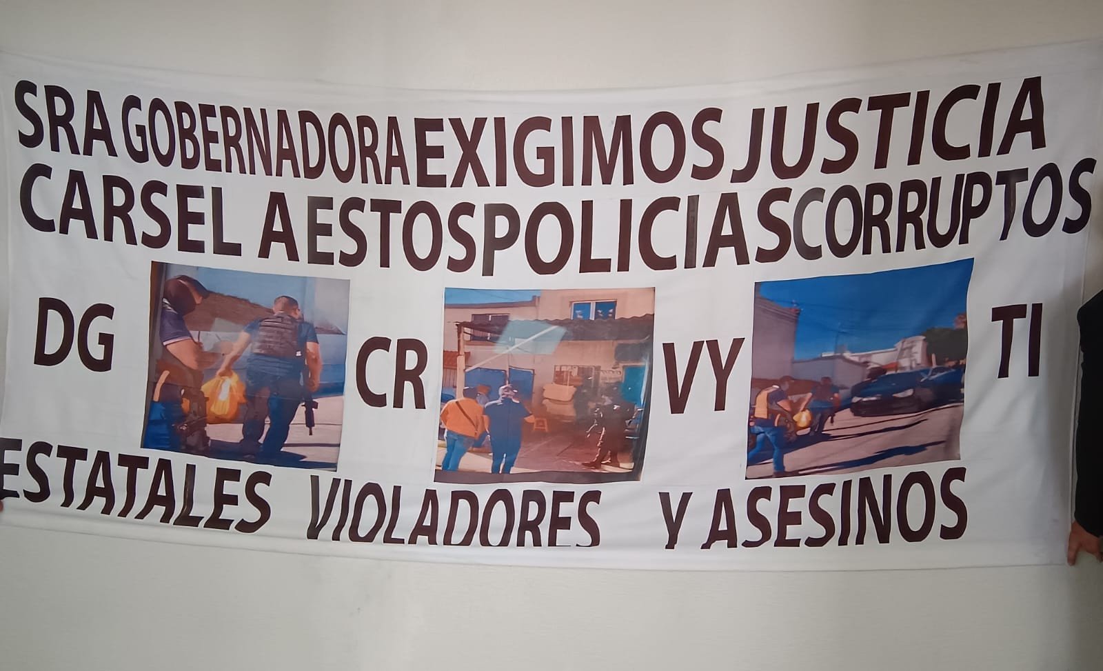 Tras mantas en #Tlalnepantla exhibiendo a presuntos policías delincuentes, SSEM confirma que ya los investiga