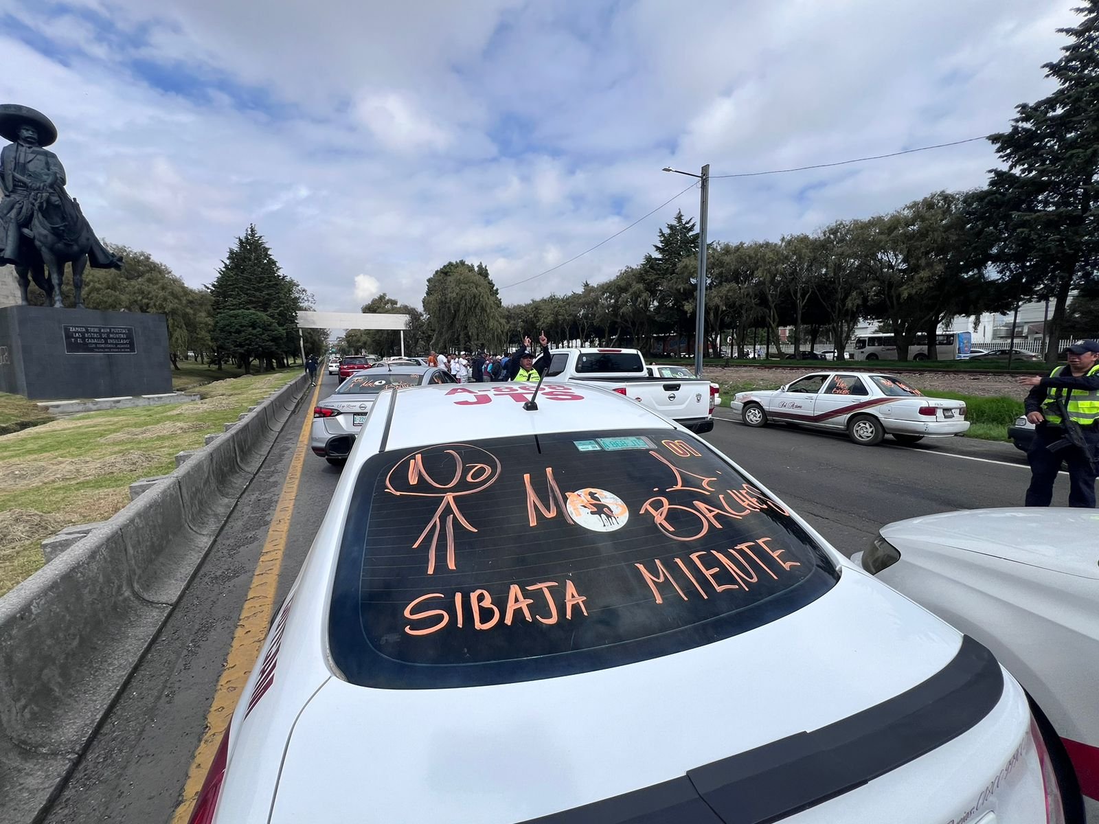 OJO: Protesta de transportistas sobre Paseo Tollocan, amenazan tomar la México-Toluca