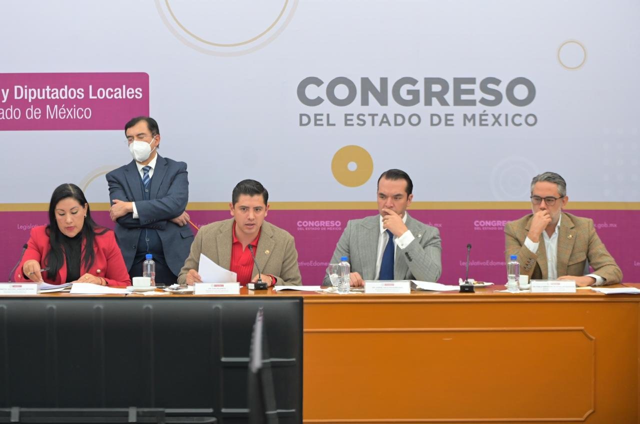 Aprueban comisiones ampliar duración de la presidencia de la Directiva