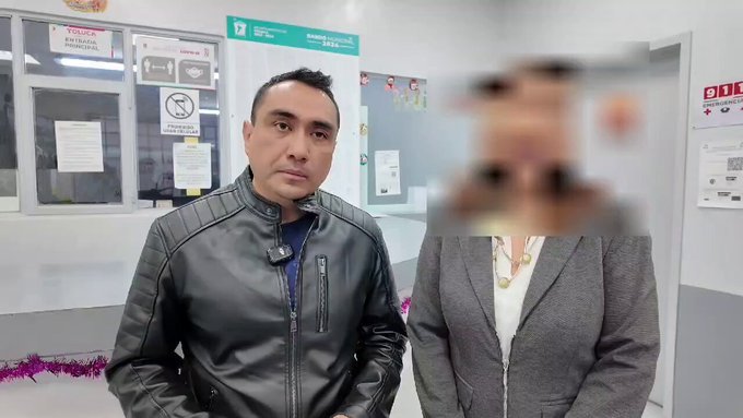 Se disculpa el sujeto que se subió con su auto a Los Portales de #Toluca