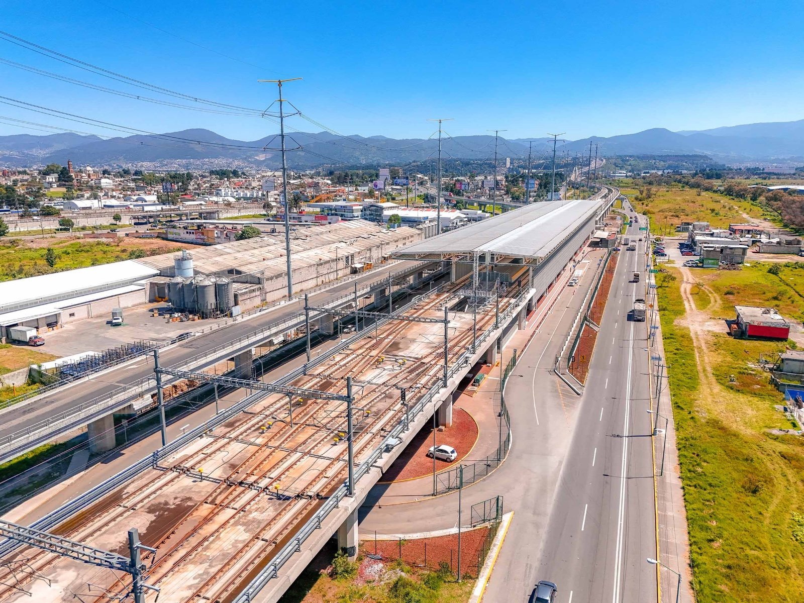 Anuncian construcción de moderno Parque Lineal bajo el Tren El Insurgente