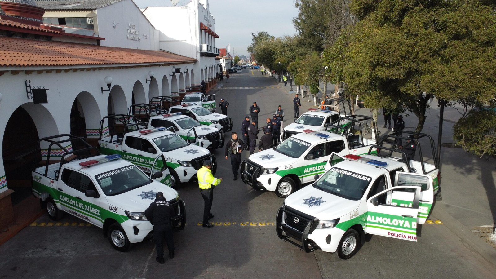 Adolfo Solís entrega 30 nuevas patrullas para fortalecer seguridad de #Almoloya de Juárez