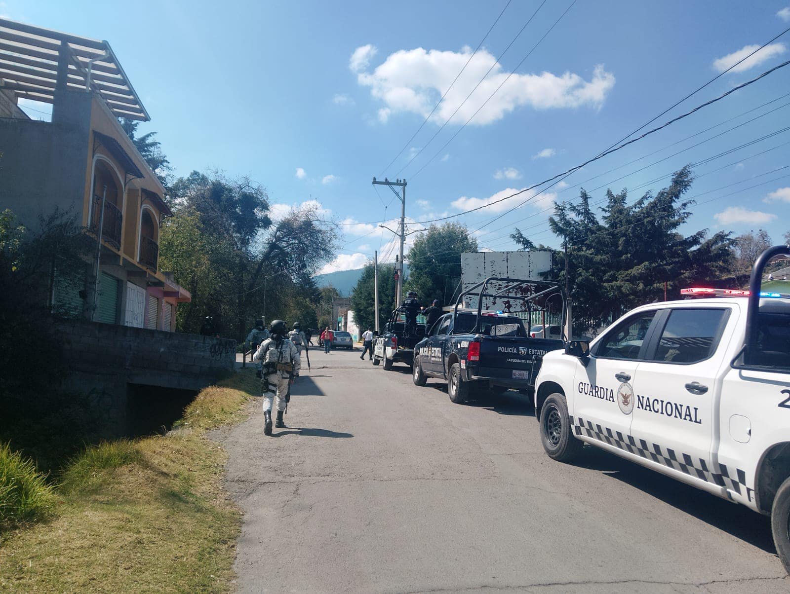 OJO: Ayuntamiento de #Zinacantepec confirma despliegue policial en Santa María del Monte; desmiente toque de queda